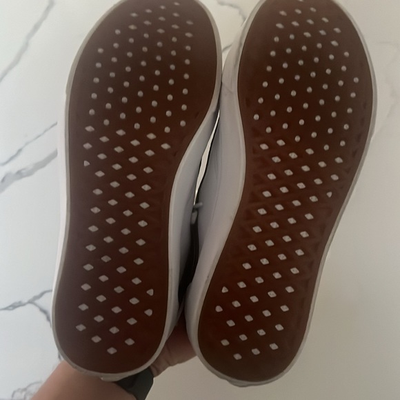 White Vans (M Size 7) (W S 8.5) - Picture 5 of 6